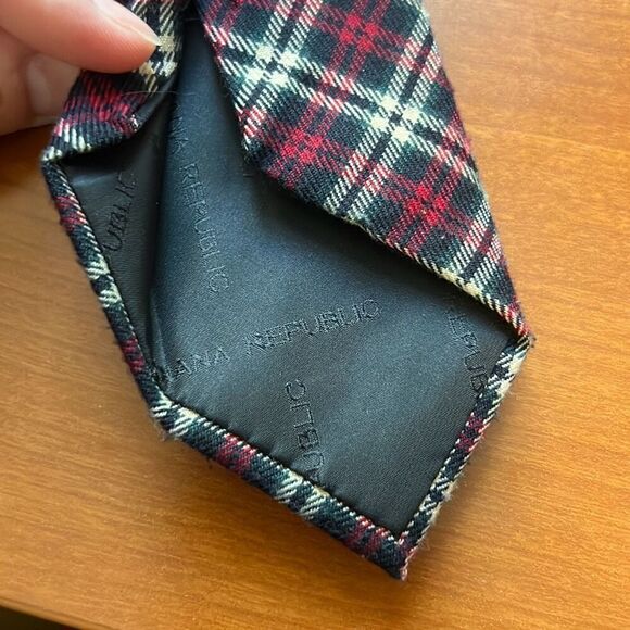 Banana Republic Factory Mens Slim Neck Tie Tartan Plaid Print Holiday Red Green - Picture 3 of 6